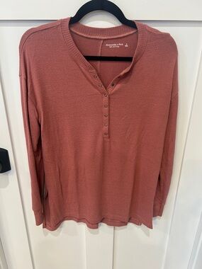 Abercrombie & Fitch Women's Long-Sleeve Rose Henley (Small)